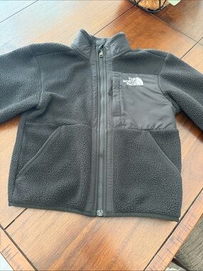 The North Face Kids Black Fleece Jacket